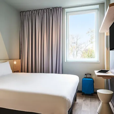 מלון Ibis Budget Nantes Ouest Atlantis 2*